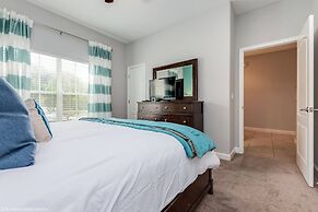 Posh and Spacious Lake View Home, Only Minutes From Disney 4bd/3ba #3p