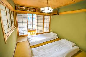 Shinsaibashi Qilv Apartments