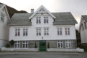 Alnes Gård