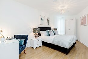 Superior Apartment Bracknell Centre