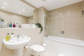 Superior Apartment Bracknell Centre