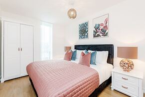 Superior Apartment Bracknell Centre