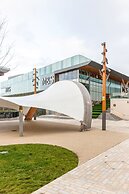 Superior Apartment Bracknell Centre