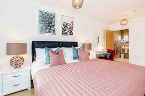 Superior Apartment Bracknell Centre