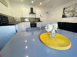 The Central Suite Sasco Apartments