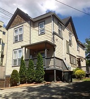 Hosteeva Capitol Hill Condos