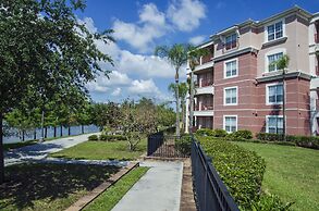 Spacious and Lovely 3BD Unit With Balcony, Close to the Convention Cen