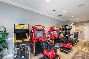 Spacious and Lovely 3BD Unit With Balcony, Close to the Convention Cen