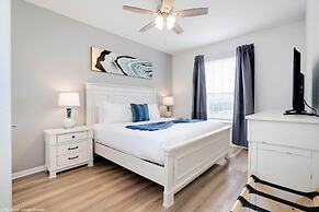 Spacious and Lovely 3BD Unit With Balcony, Close to the Convention Cen