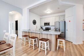 Spacious and Lovely 3BD Unit With Balcony, Close to the Convention Cen