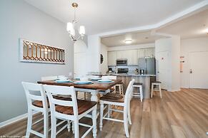 Spacious and Lovely 3BD Unit With Balcony, Close to the Convention Cen