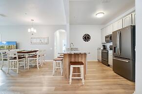 Spacious and Lovely 3BD Unit With Balcony, Close to the Convention Cen