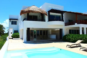Iz Cay Luxury Ocean Front Villa