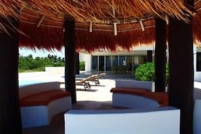 Iz Cay Luxury Ocean Front Villa