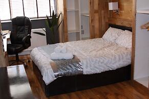 College Street Abode - Guest House
