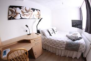 College Street Abode - Guest House