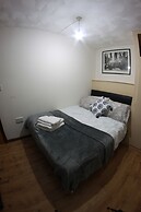 College Street Abode - Guest House