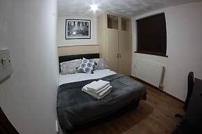 College Street Abode - Guest House