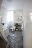 College Street Abode - Guest House