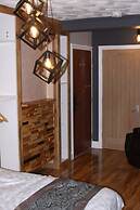 College Street Abode - Guest House