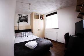 College Street Abode - Guest House