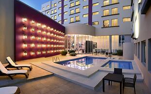 HS HOTSSON Smart León Centro Max