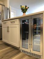 WindTower Resort - 1 BR Suite or 1 Single Room