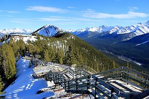 WindTower Resort - 1 BR Suite or 1 Single Room