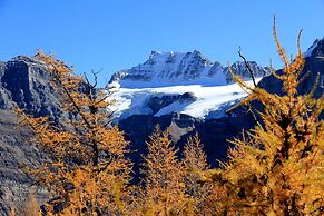 WindTower Resort - 1 BR Suite or 1 Single Room