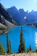 WindTower Resort - 1 BR Suite or 1 Single Room