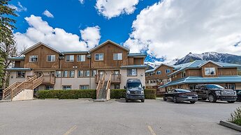 Banff Boundary Lodge-Mountain View Condo
