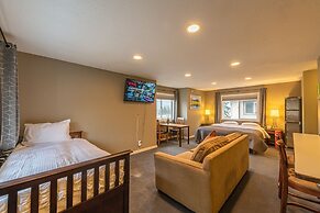 Banff Boundary Lodge-Mountain View Condo