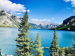 Banff Boundary Lodge-Mountain View Condo