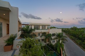 Valhalla Residence by Biwa