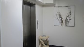 Sleek apartment Unit 87