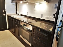 Large Studio Baan Suan Lalana