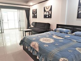 Large Studio Baan Suan Lalana