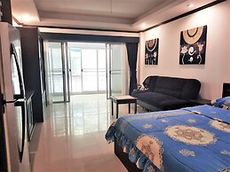 Large Studio Baan Suan Lalana