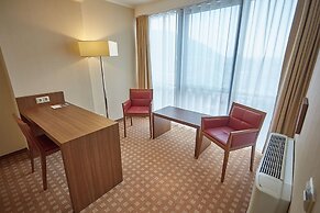 Central Plaza Hotel