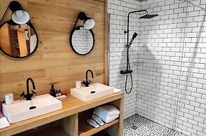 Loire Valley Lodges - Hotel