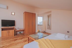 Pool Apartments Tolo