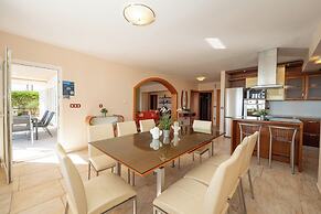 Pool Apartments Tolo