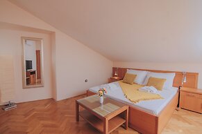 Pool Apartments Tolo