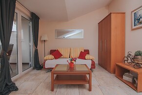 Pool Apartments Tolo