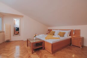 Pool Apartments Tolo
