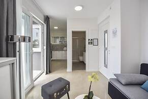 Pool Apartments & Rooms Mare