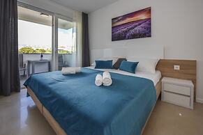 Pool Apartments & Rooms Mare