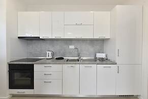 Pool Apartments & Rooms Mare