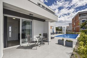 Pool Apartments & Rooms Mare