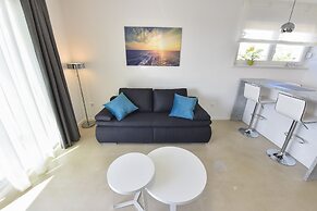 Pool Apartments & Rooms Mare